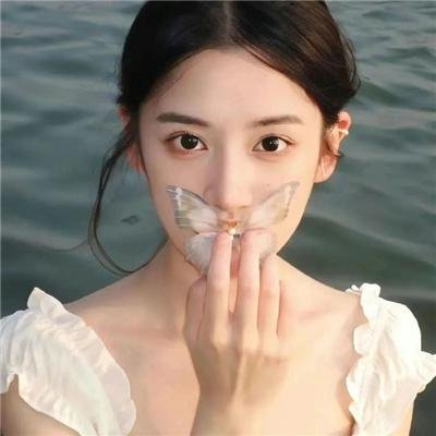 星光落在他掌心